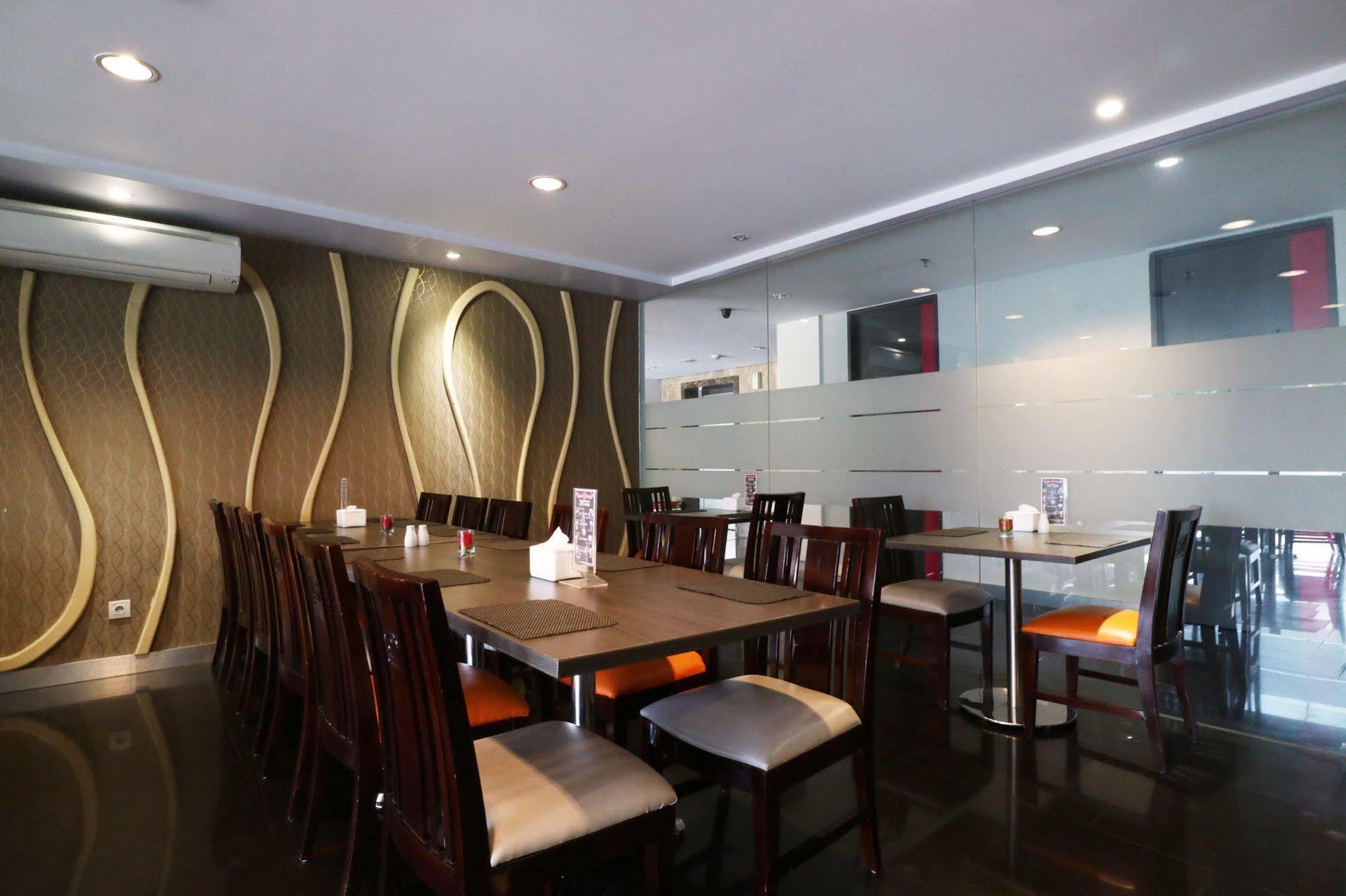 D'Hotel Jakarta Eksteriør billede